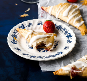 strawberry turnovers with phyllo dough